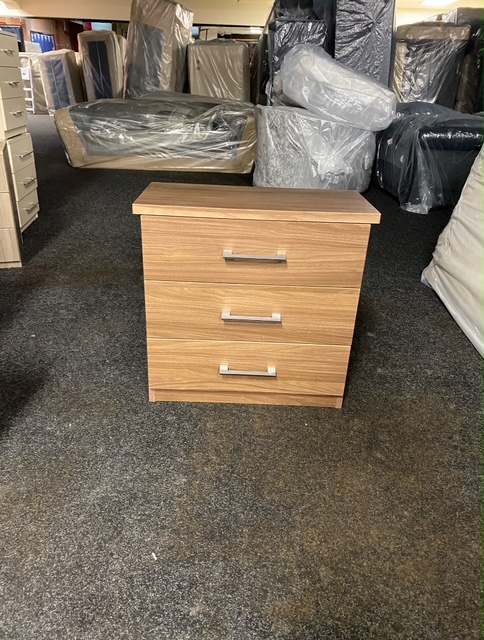 3 Drawers/Bedside Cabinet -  Oak Champford handle Rigid (Clearance)