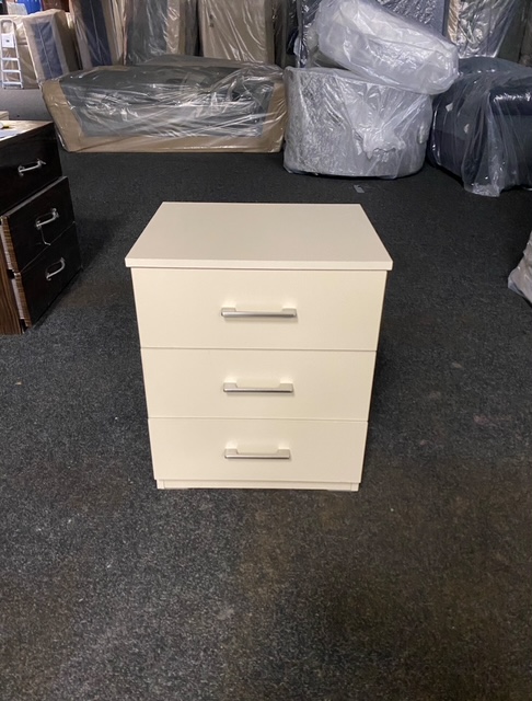 3 Drawers/Bedside Cabinet -  Cream Budge Handles(Clearance)