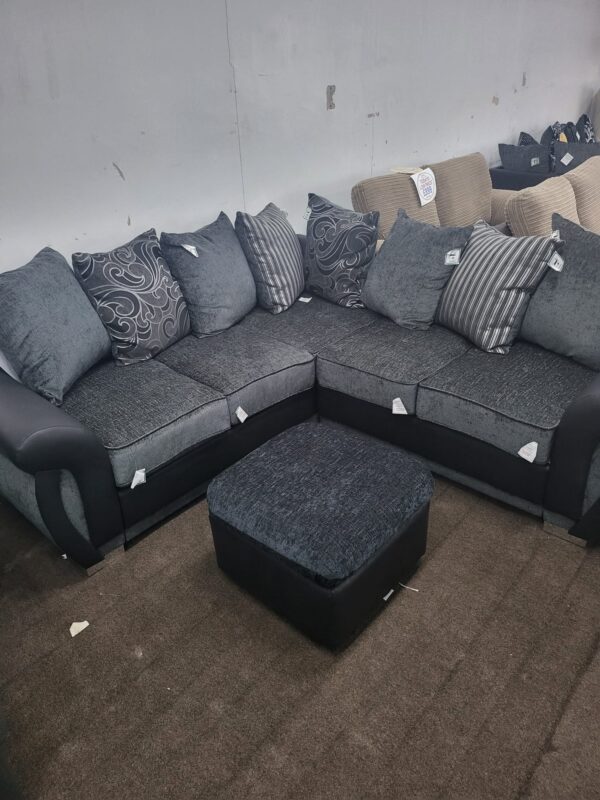 Pre-Owned - Sofas & Chairs